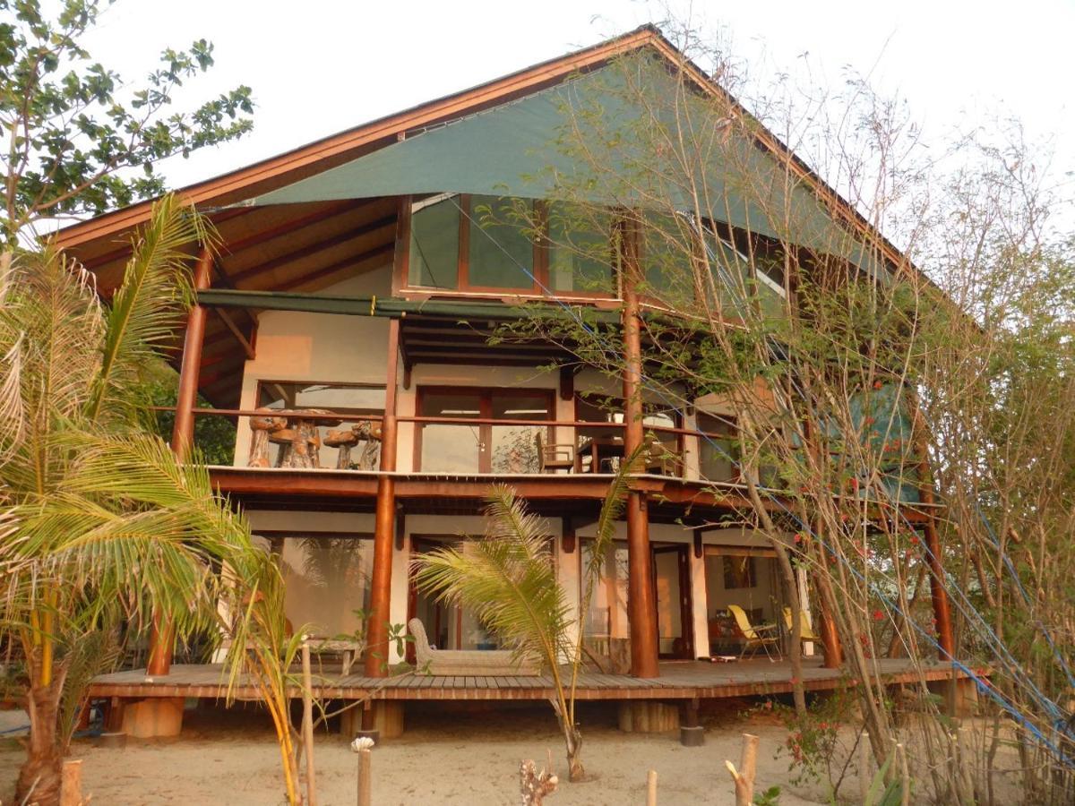 Castaway Surf Retreat 1 Hotel Sekongkang Exterior foto
